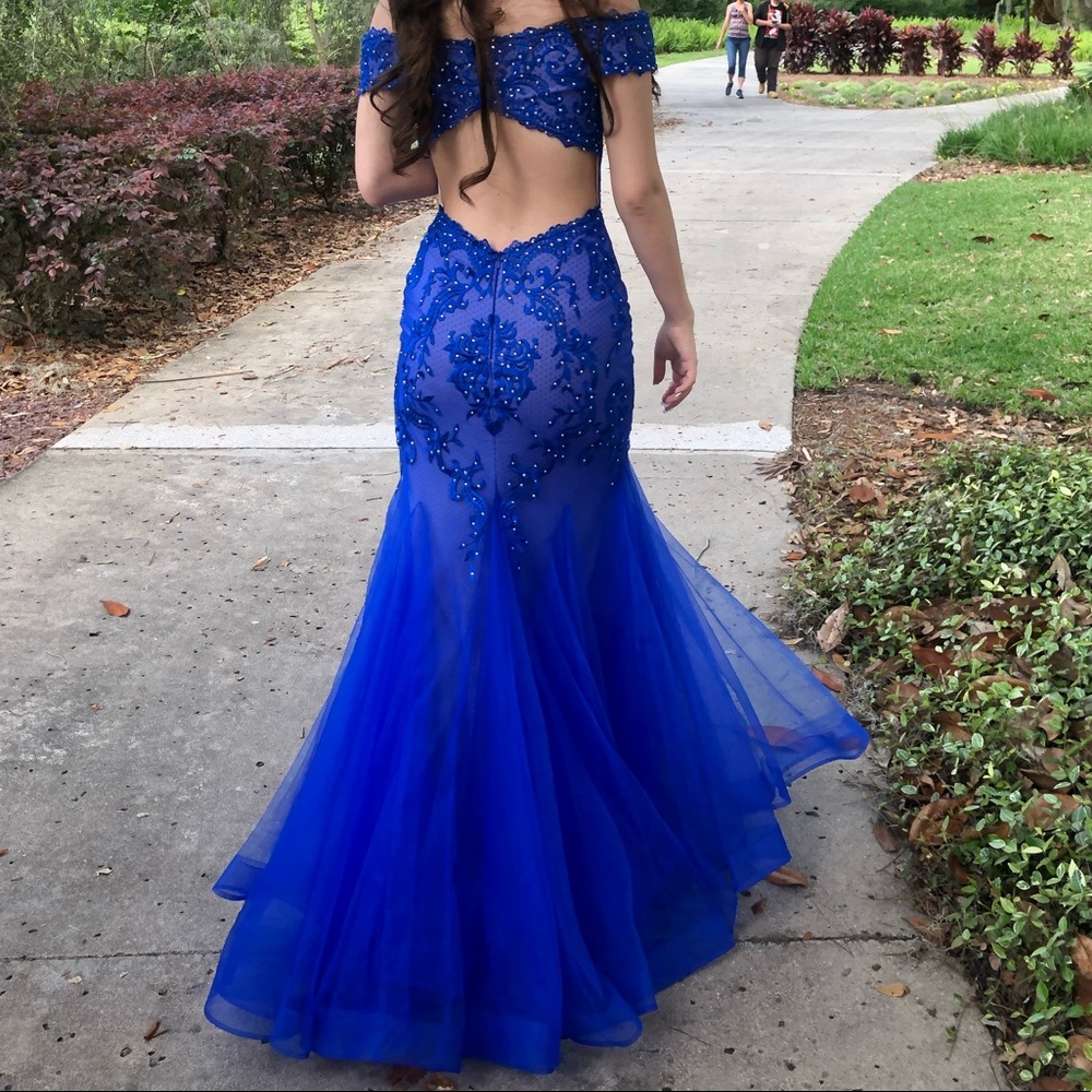 PROM DRESS - Picture 3 of 6